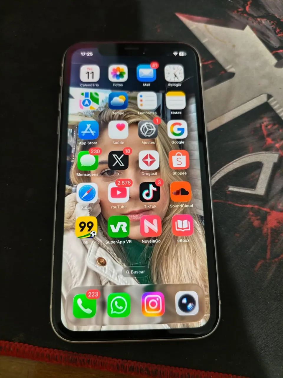 Vendo iPhone 11 de 64g excelente estado 