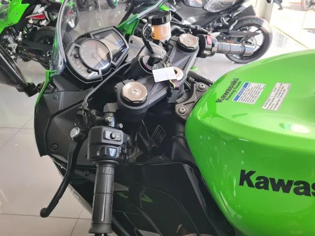 薪 Kawasaki Zx-6r 636cc 2024 - 1495926606 | OLX