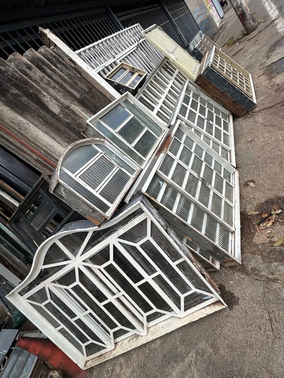 Janelas grávia com vidro  - Foto 4