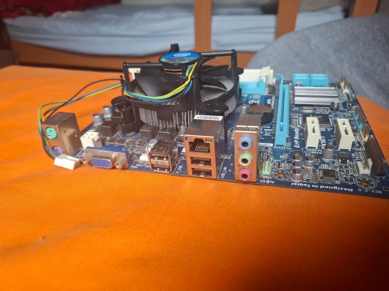 Placa-mãe Gigabyte GA-H61M-DS2 + Cooler Intel - LGA1155 - Foto 2