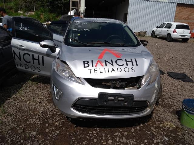 Lanterna da tampa lado direito Ford Fiesta 2013 Original