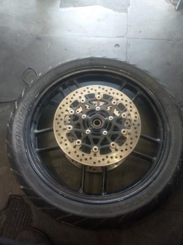 Roda dianteira da Tiger 800