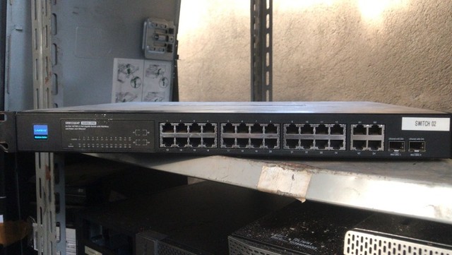 Cisco Srw224g4p 24-port 10 100 Poe + 4-port Gigabit Web - Foto 2