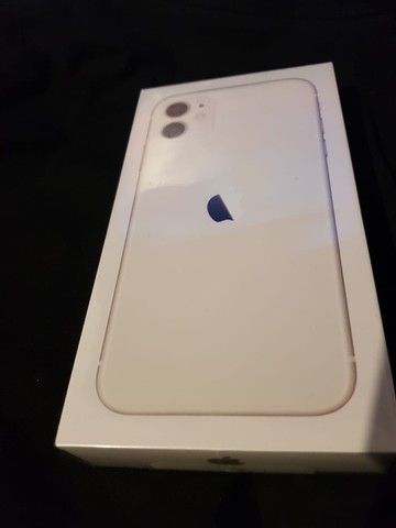 iPhone 11 64G branco  - Foto 2