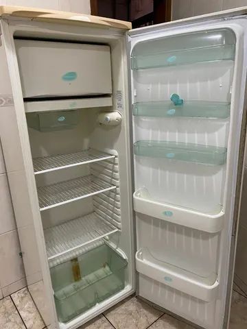 Vende-se geladeira 220v