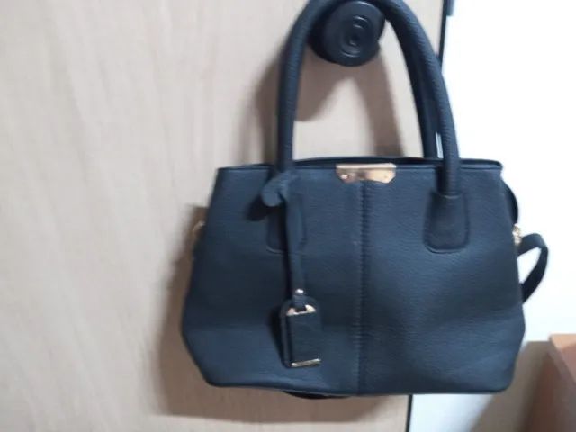 Vendo Bolsa Preta  com várias Divisões. Importada. - Foto 4