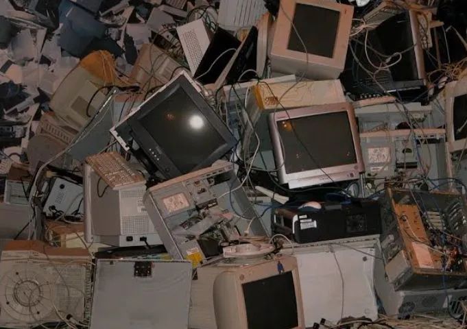 Recolhemos lixo eletrônico 