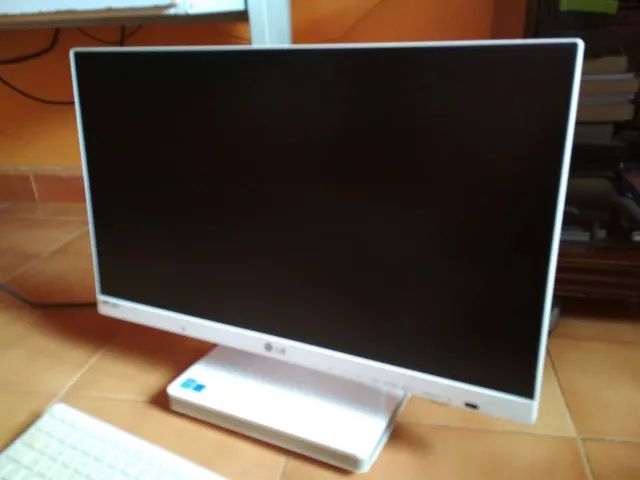 Computador All In One LG 23V545 - Foto 2