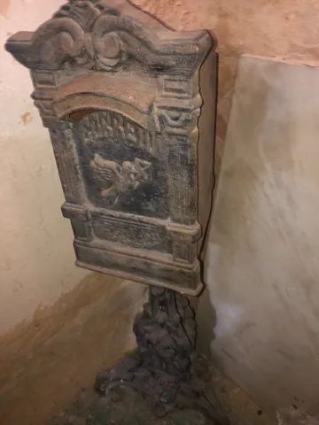 Caixa Correio Colonial Pombo Grande Com Pé Ferro Fundido - Foto 4