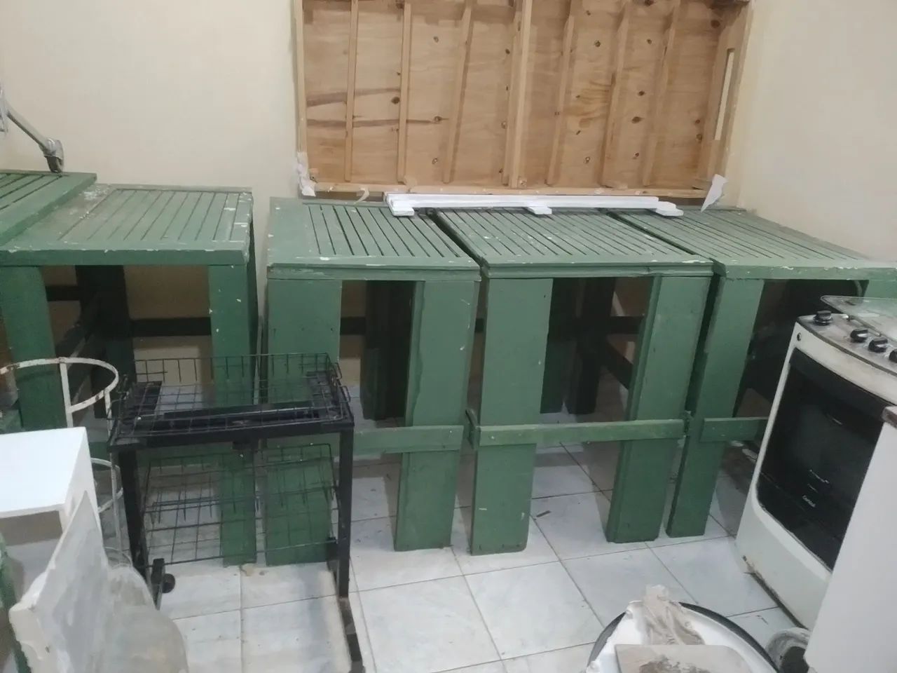 Mesa de madeira, 100$ casa. - Foto 3