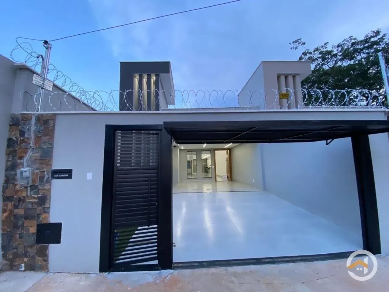 Casa 3 suítes JD Atlântico, 300m do PQ Cascavel