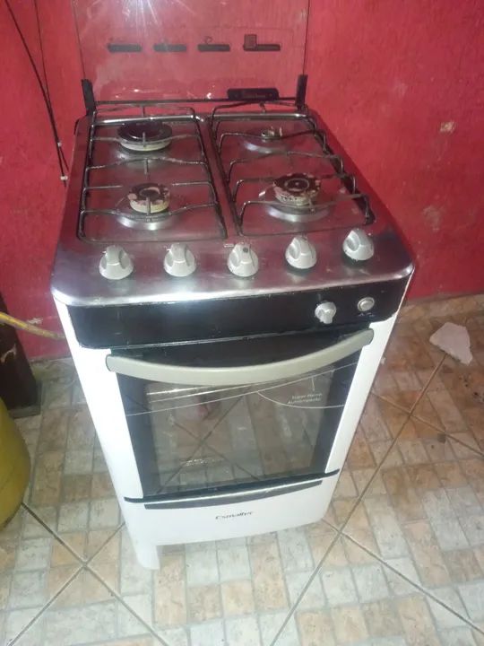 Vendo gente fogão Esmaltec conservado mas funciona só duas bocas e o forno - Foto 3