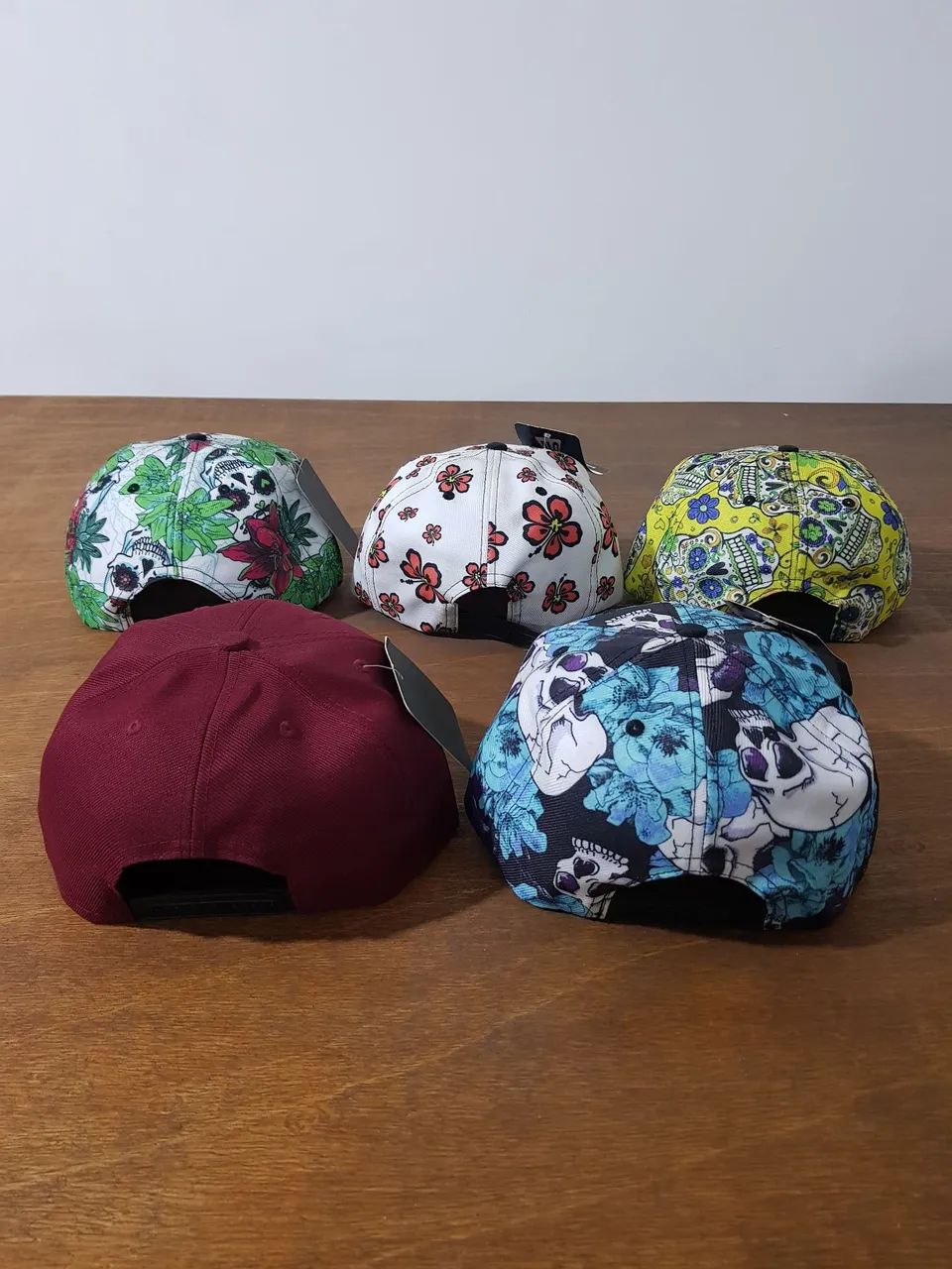 Bonés Snapback / aba reta / Boné de skatista / surfista / Estilosos e Variados - Foto 2