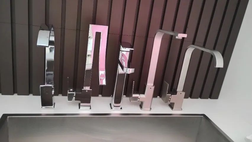 Torneira de bancada quente e frio importada vários modelos cozinha e banheiro 