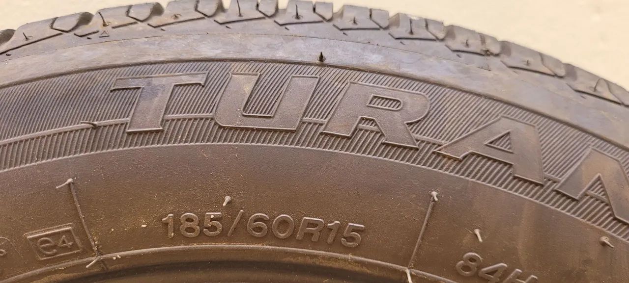 Pneu Bridgestone 185/60R15 - Foto 3