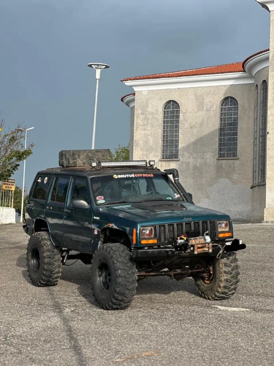 Jeep Cherokee XJ preparada para trilha. - Foto 4
