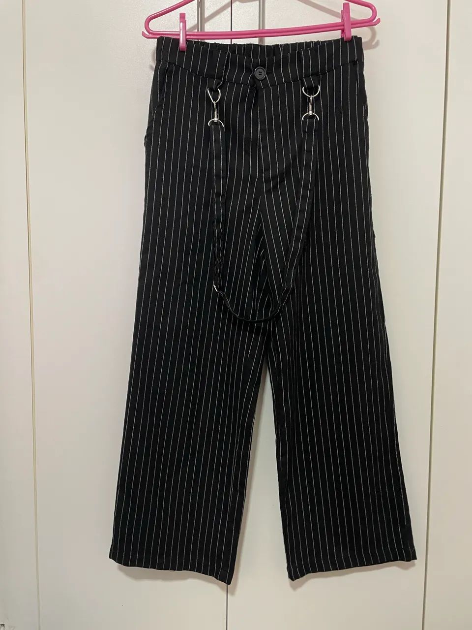Calça preta risca de gis Blue Steel com suspensório tamanho P