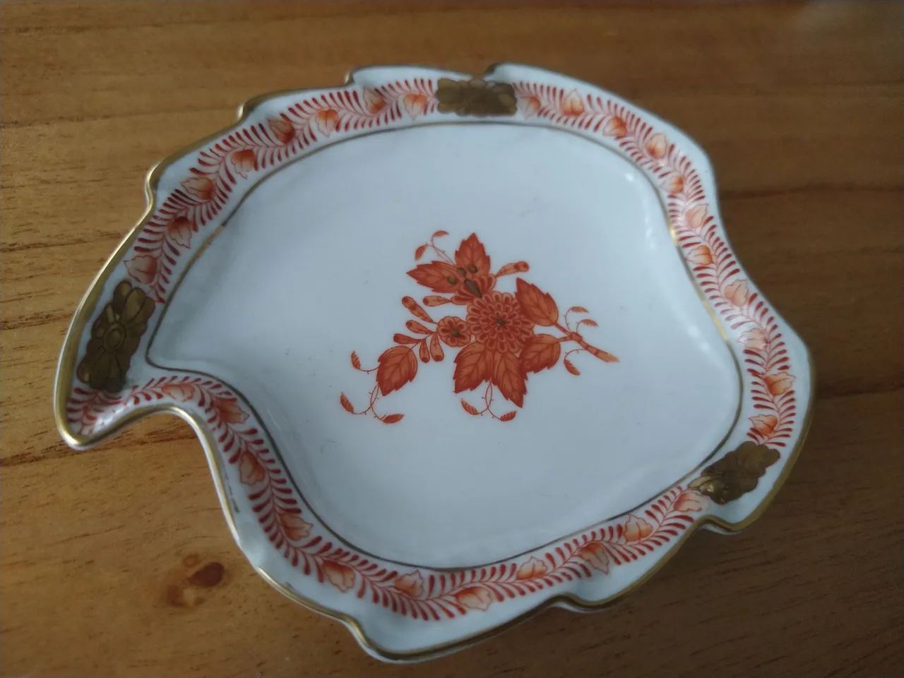 Porcelana antiga Herend pintada a mão 
