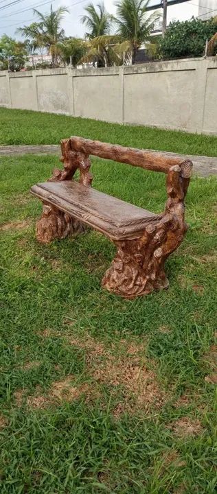 Banco  em concreto imitando madeira rústico para jardim