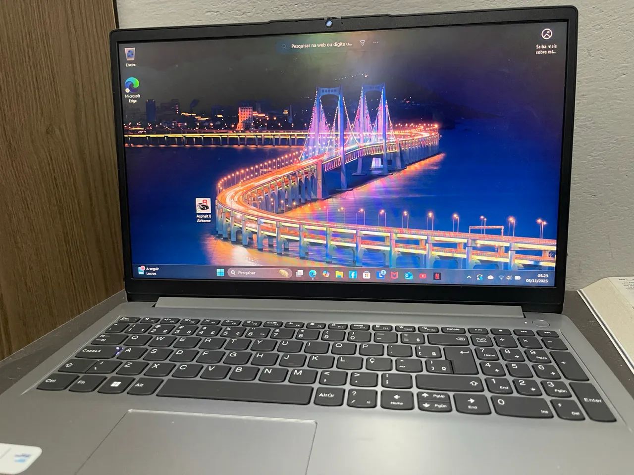 Notebook i3564317759445379120