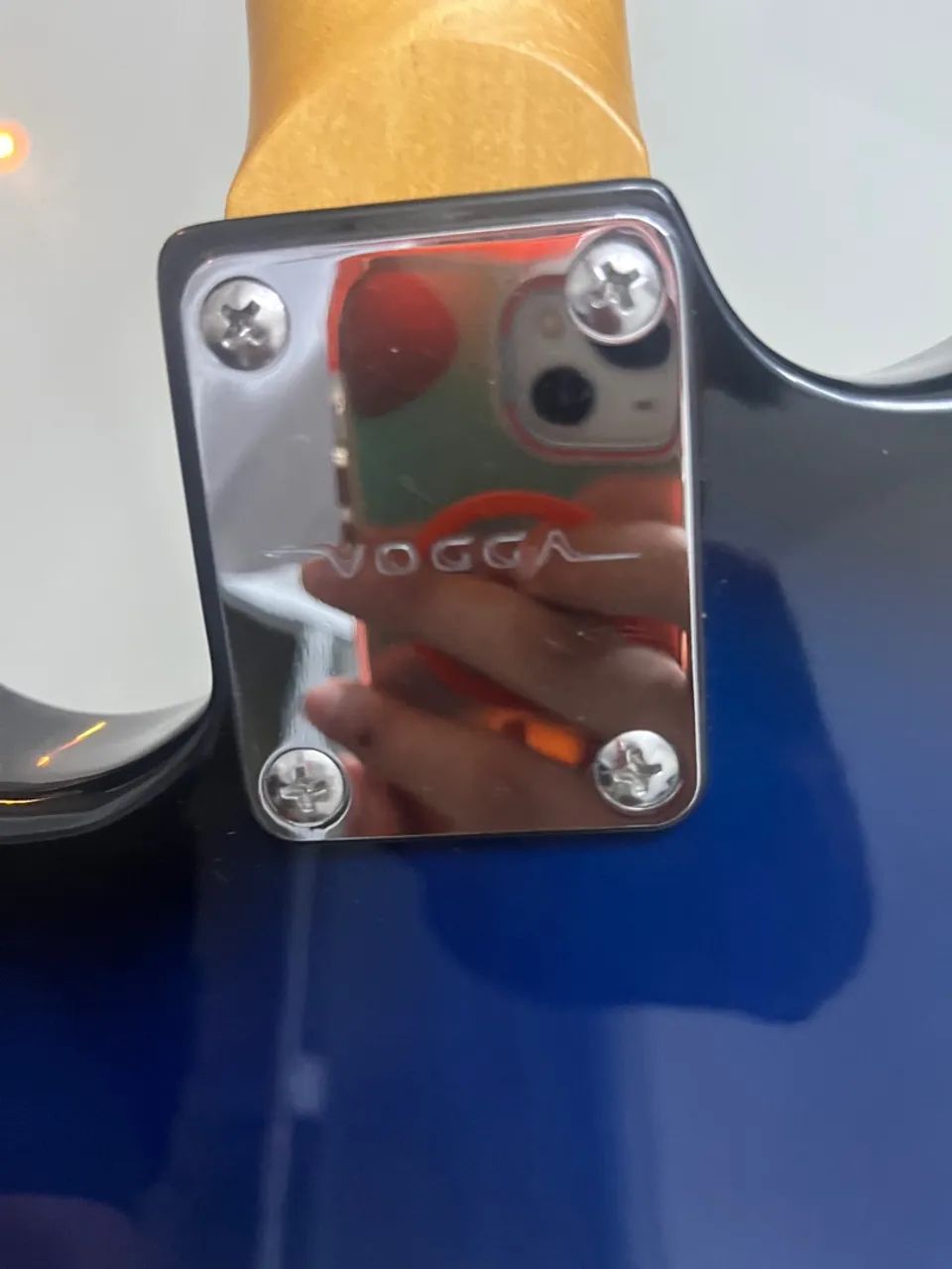 Guitarra VOGGA Stratocaster Azul Degradê - Foto 2