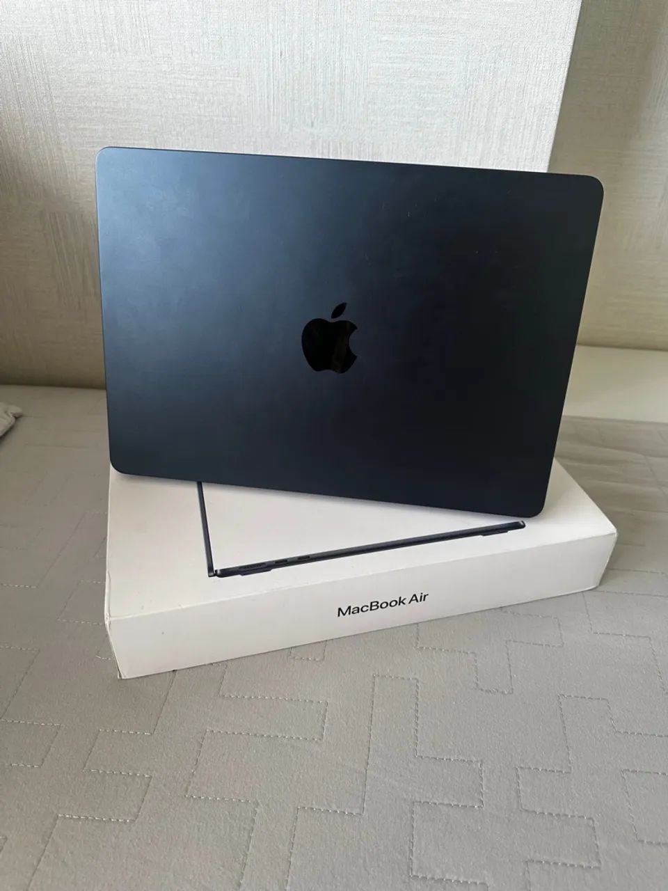 MacBook Air M3 8/256Gb midnight - com caixa e carregador original - Foto 3