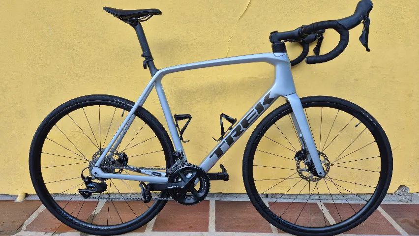 Road Trek Émonda SL 5 2022 Usada - Shimano 105 - Tamanho 60