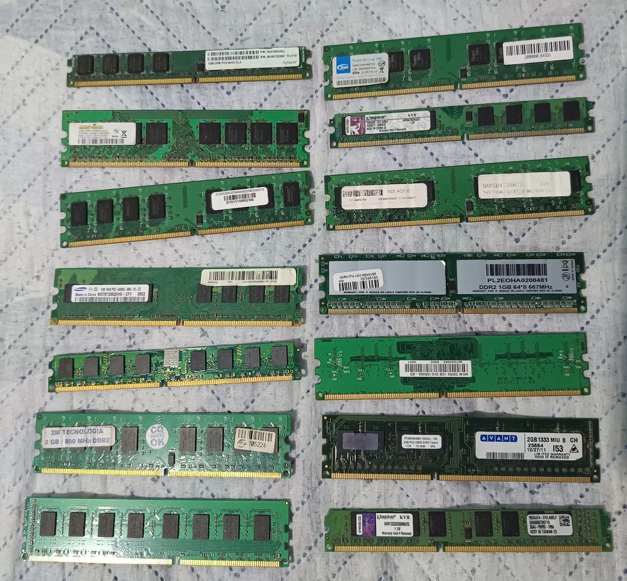 FOR SALE - 320GB HDD + COMPUTER RAM - DDR2 / DDR3 - 1GB / 2GB - R$ 75.00 (ALL)