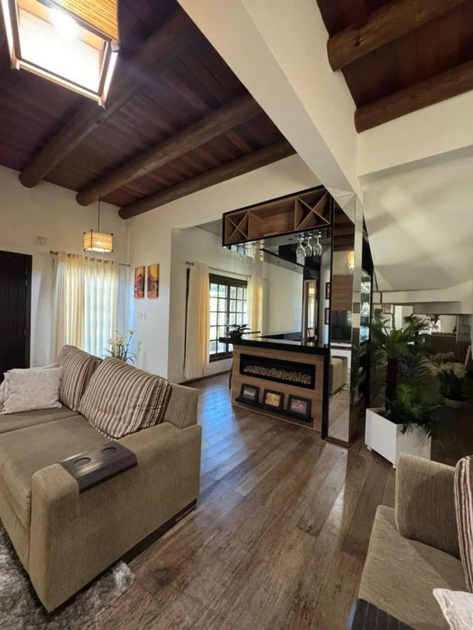 Oportunidade: Mansão no Bairro Ibiraquera, Praia do Rosa 