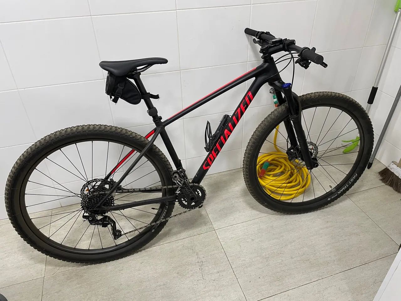 Bicicleta Mountain Bike Specialized - Foto 2