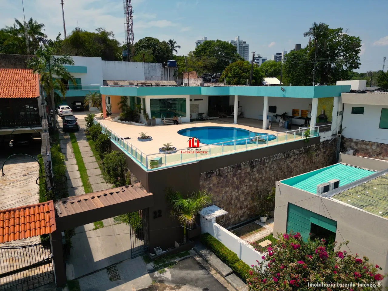 Casa de alto padrão com vista panorâmica para um dos bairros mais privilegiados de Manaus