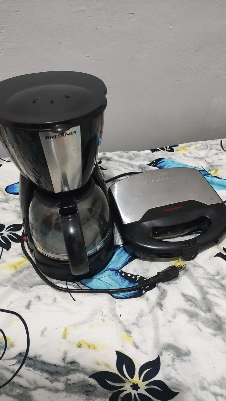 Cafeteira Britânia e Sanduicheira Mondial