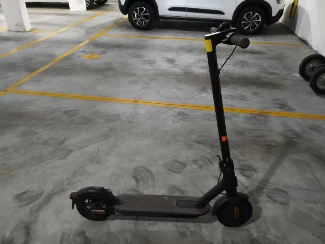 Patinete Elétrico Xiaomi Mi Electric Scooter Essential