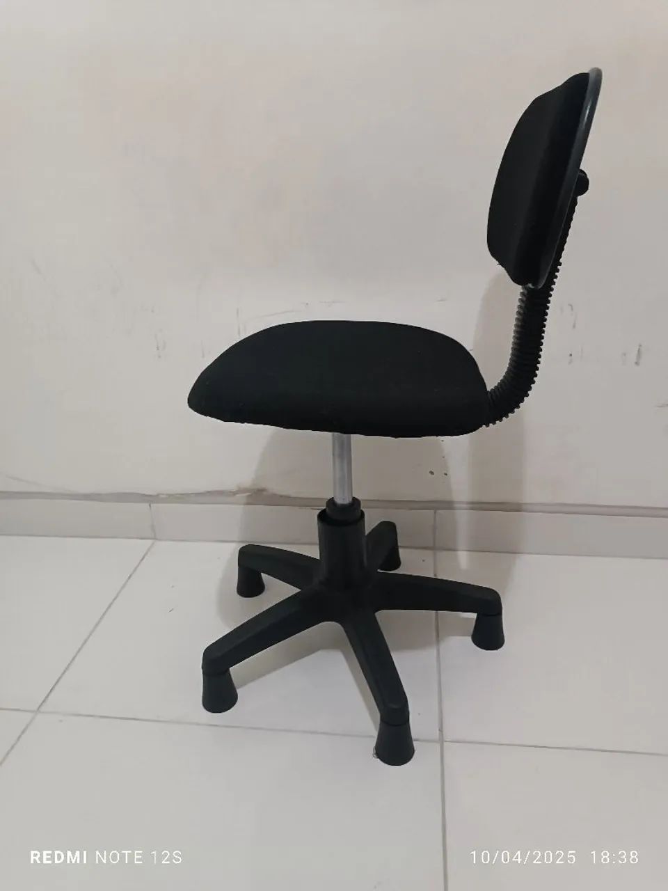 Cadeira de Escritório Giratória com Encosto - Foto 2