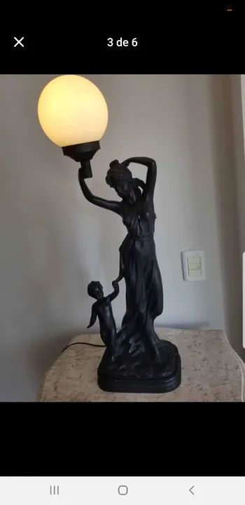 Lustre de mesa com escultura em resina  - Foto 2