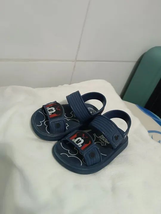 Sandálias infantis tamanho 20 - Foto 2