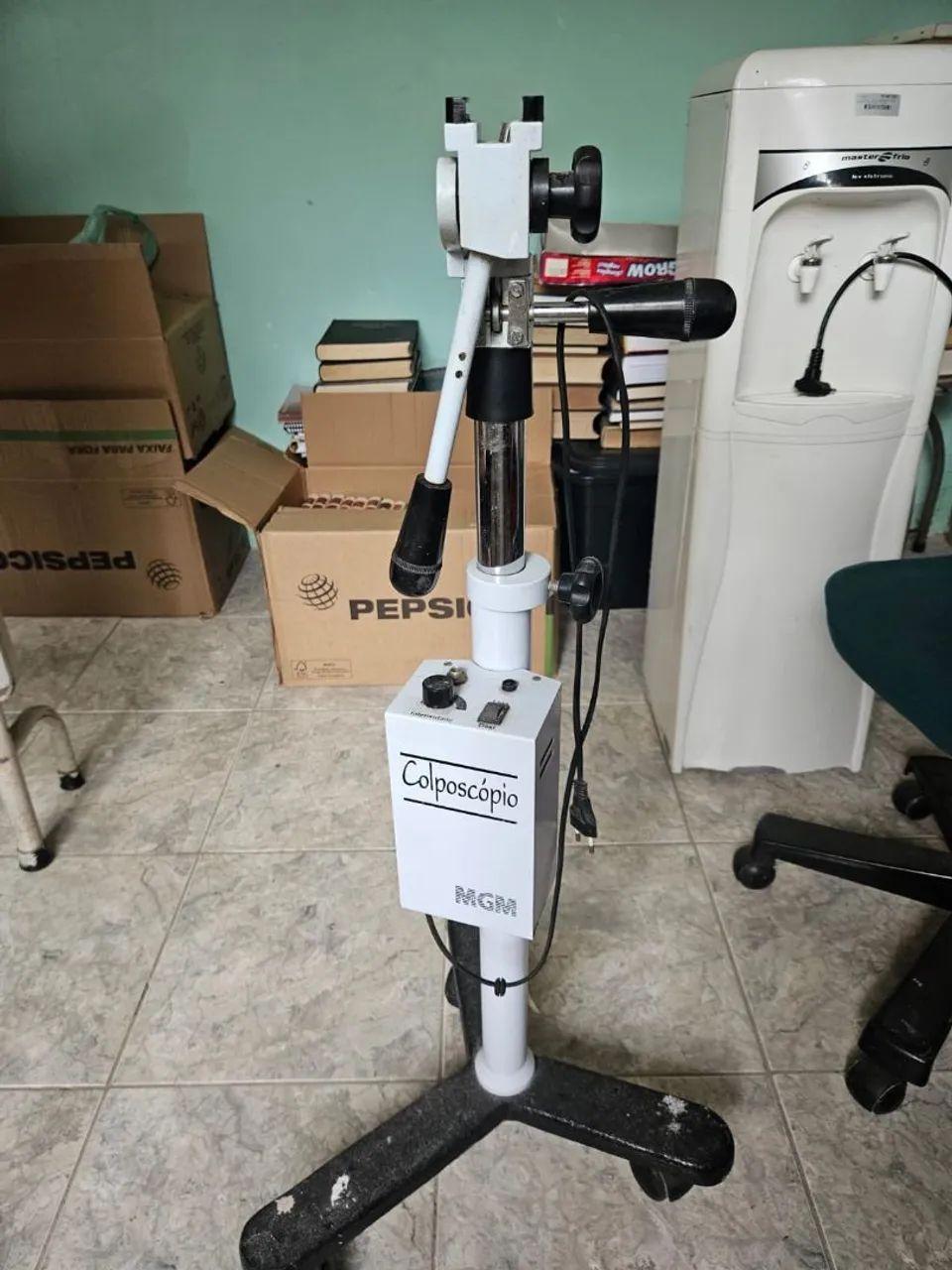 Colposcópio MGMVendo colposcopio ( necessita concerto da lente) R$ 7.600,00 - Foto 2