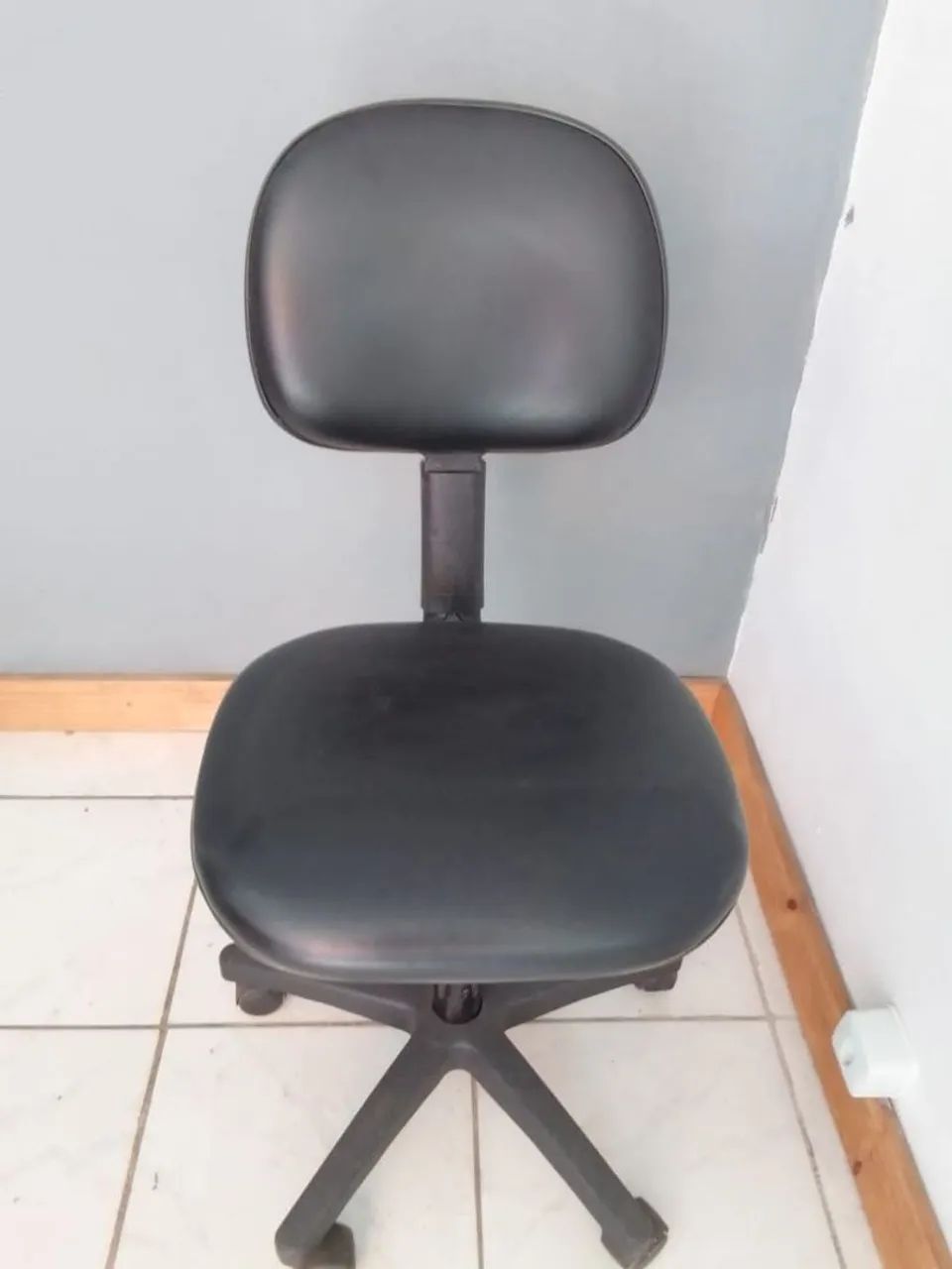 Cadeira de Escritório Giratória com Rodas