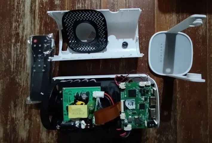Defective P30 Projector for Parts Harvesting Portable Disassembled Projector64595549011969120