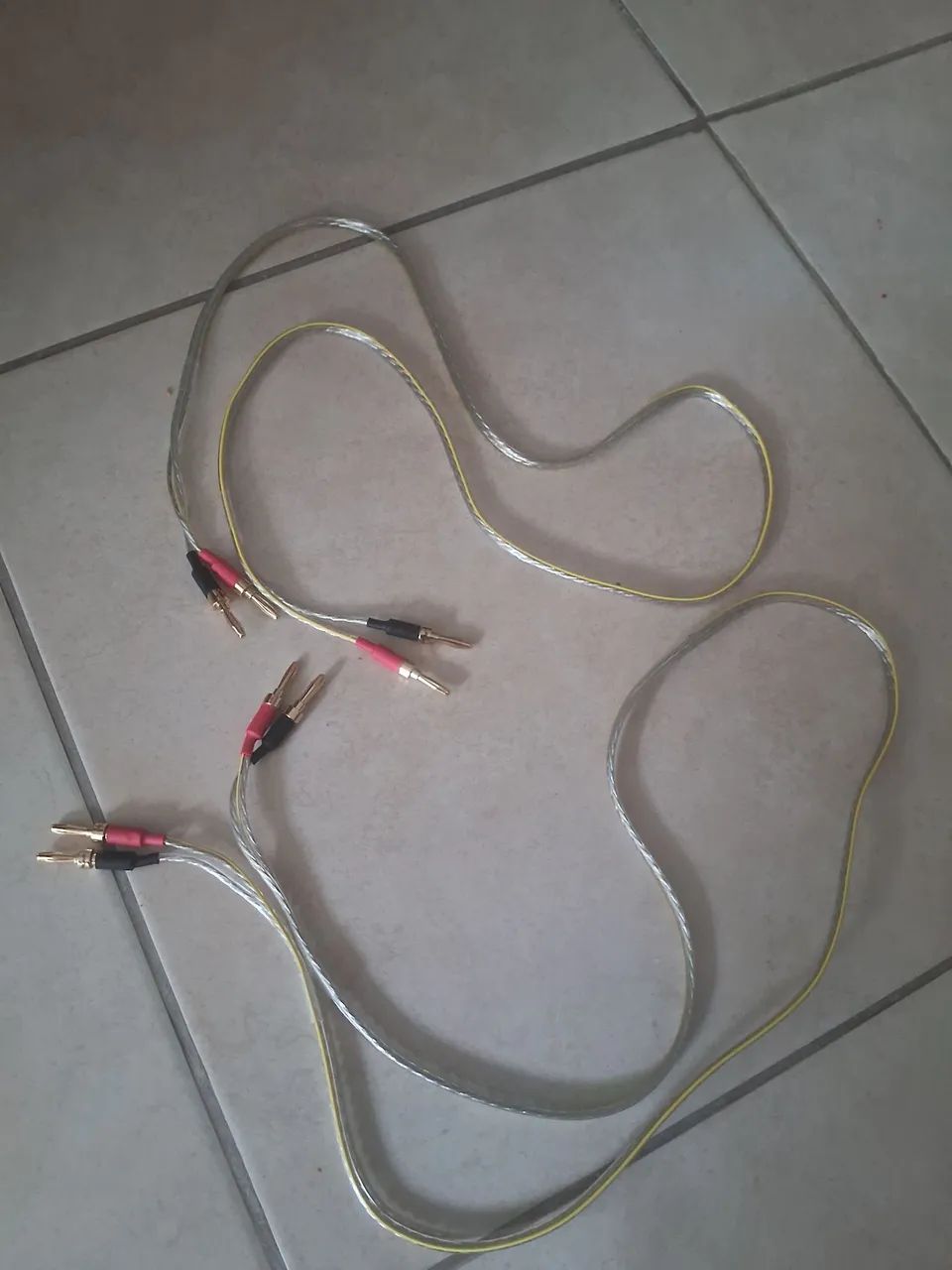 Par de cabos de áudio Mygatti para caixas passivas com plugues banana 1,2m