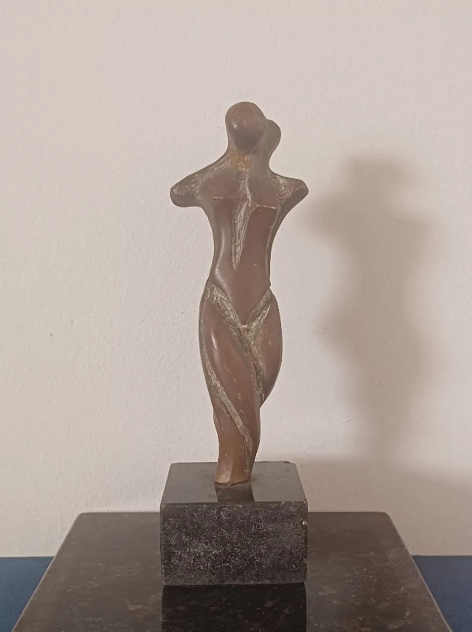 Celina Lisboa - Escultura em bronze assinada - 15 cm