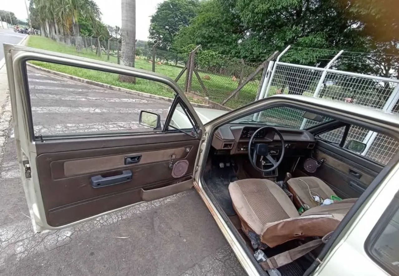 Gol GL 1.8 AP ÁLCOOL MONOCROMÁTICO NÃO PARATI VOYAGE SAVEIRO SANTANA FUSCA CHEVETTE LEIA - Foto 3