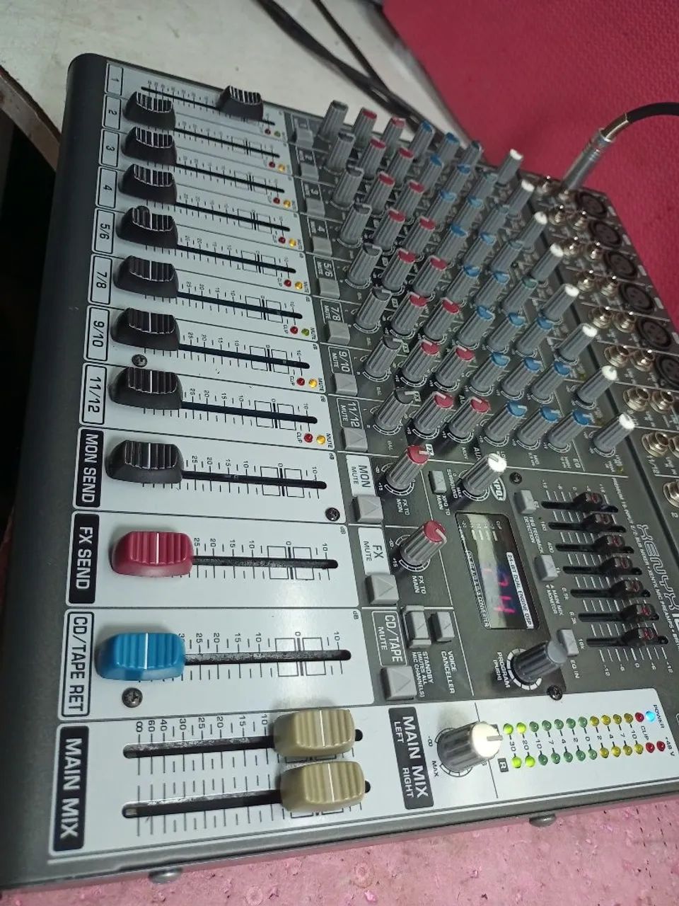 Mesa de som Behringer 1222Fx C/Garantia - Foto 3