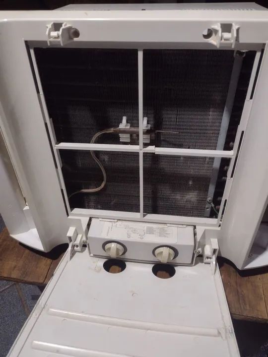 Ar-Condicionado de Janela Springer Midea Mecânico Frio 10.000 BTU/h 220V - Foto 2