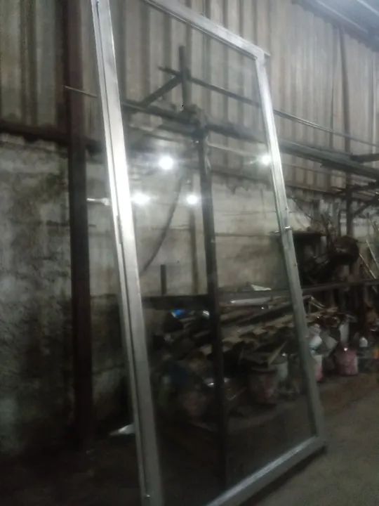 Porta vidro temperado 1cm .8 forte