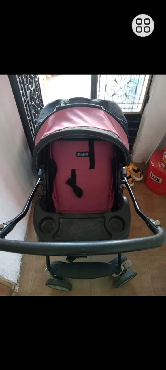 Carinho de bebê usado