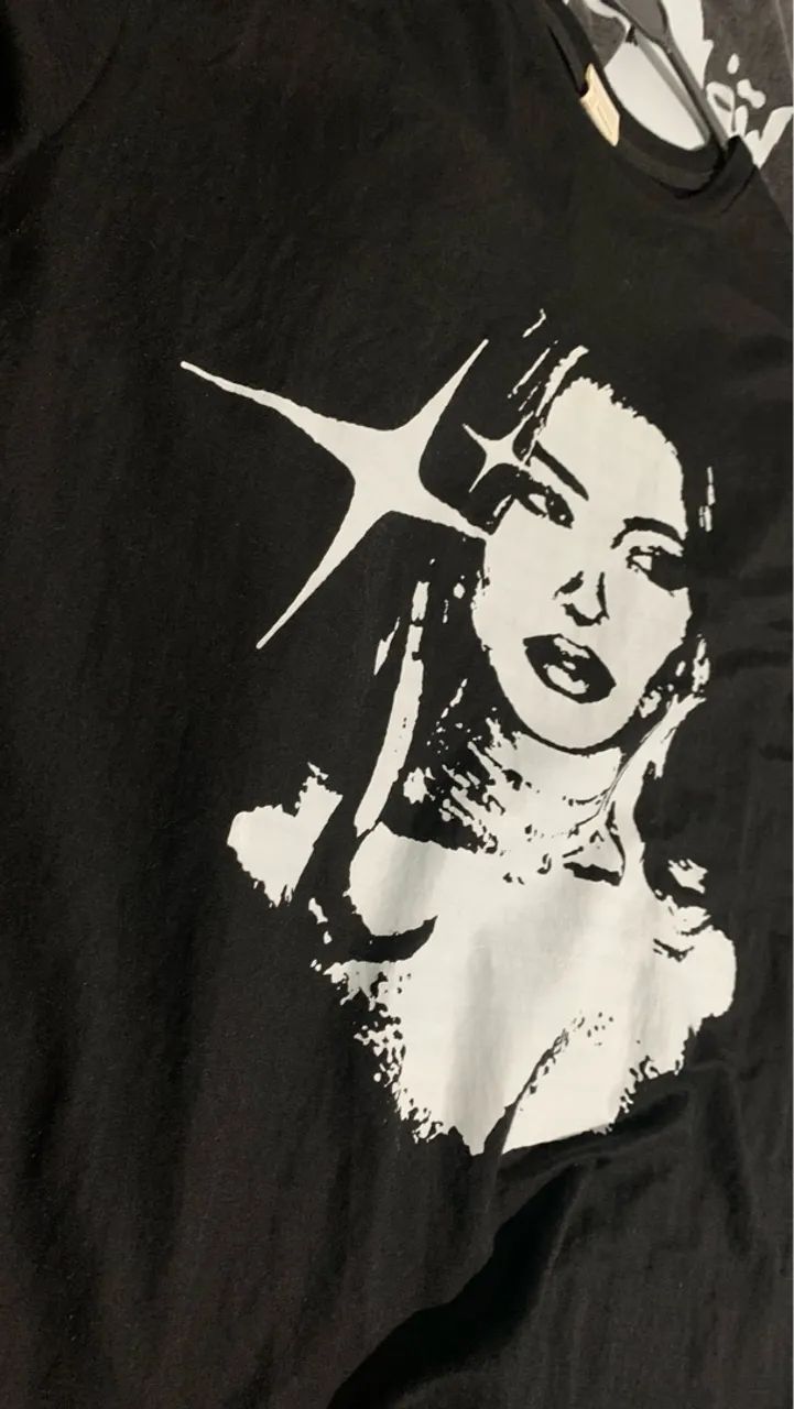 Camiseta preta com estampa Y2K - Foto 2