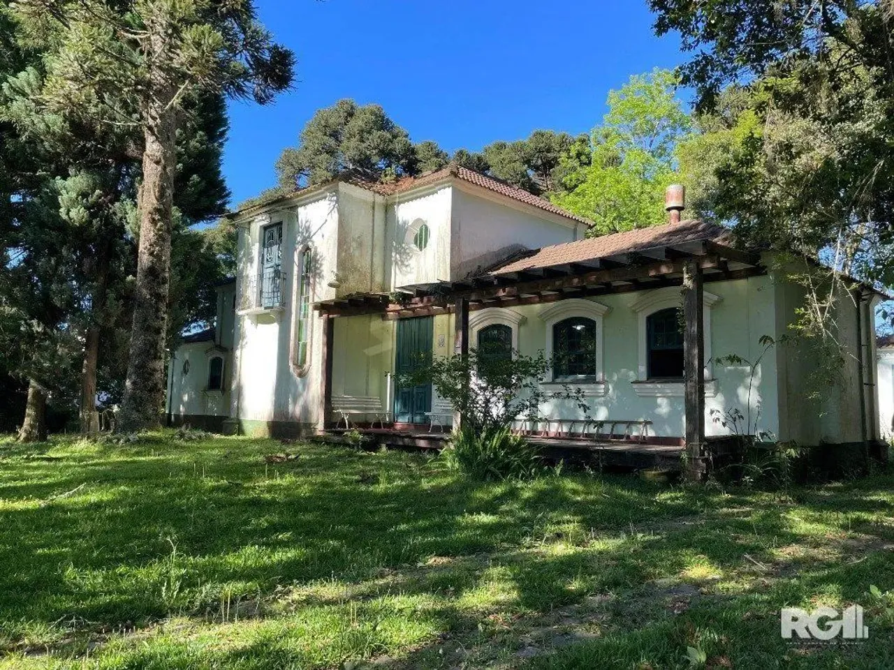 CASA 6 DORMITORIOS A VENDA CIDADE CANELA