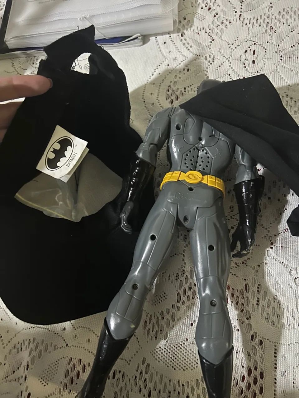 2  Bonecos Batman e Boné - Foto 2