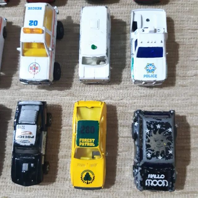  Coleção com 16 carrinhos de ferro - Foto 4